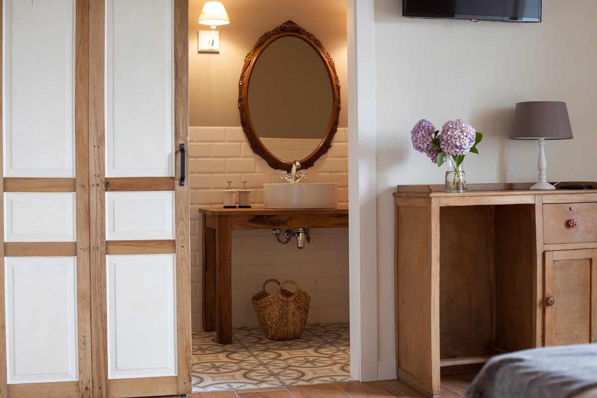 Baño completo de la habitación doble Cerezo en Posada Seis Leguas