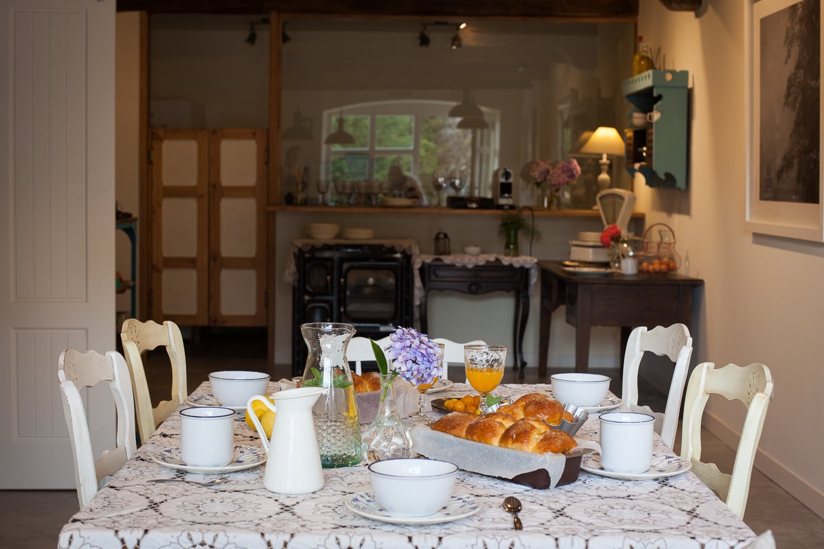 Desayuno casero con productos típicos de Cantabria